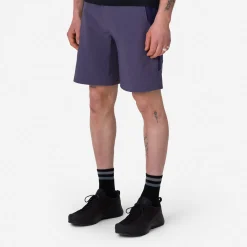 Men's Explore Shorts><noscript><img width=