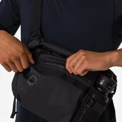 Slingpack><noscript><img width=
